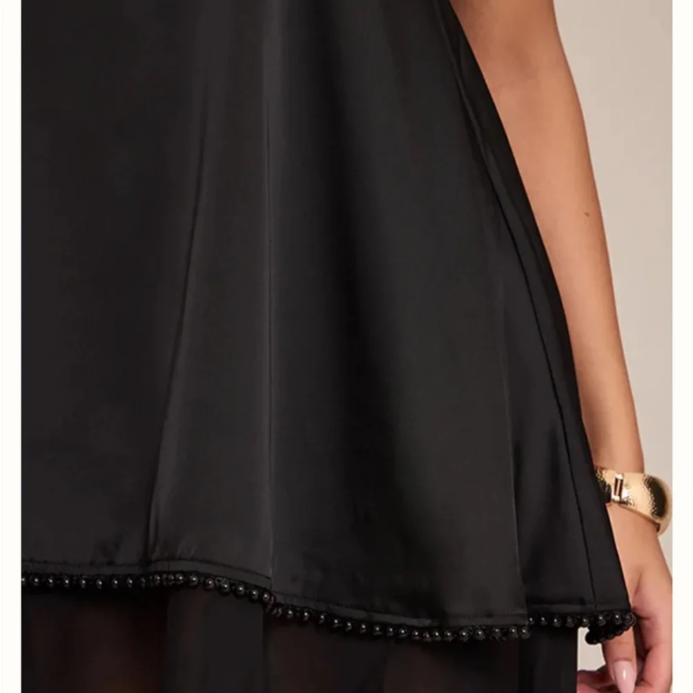 PrettyLittleThing Black Strapless Dress - Picture 4 of 5